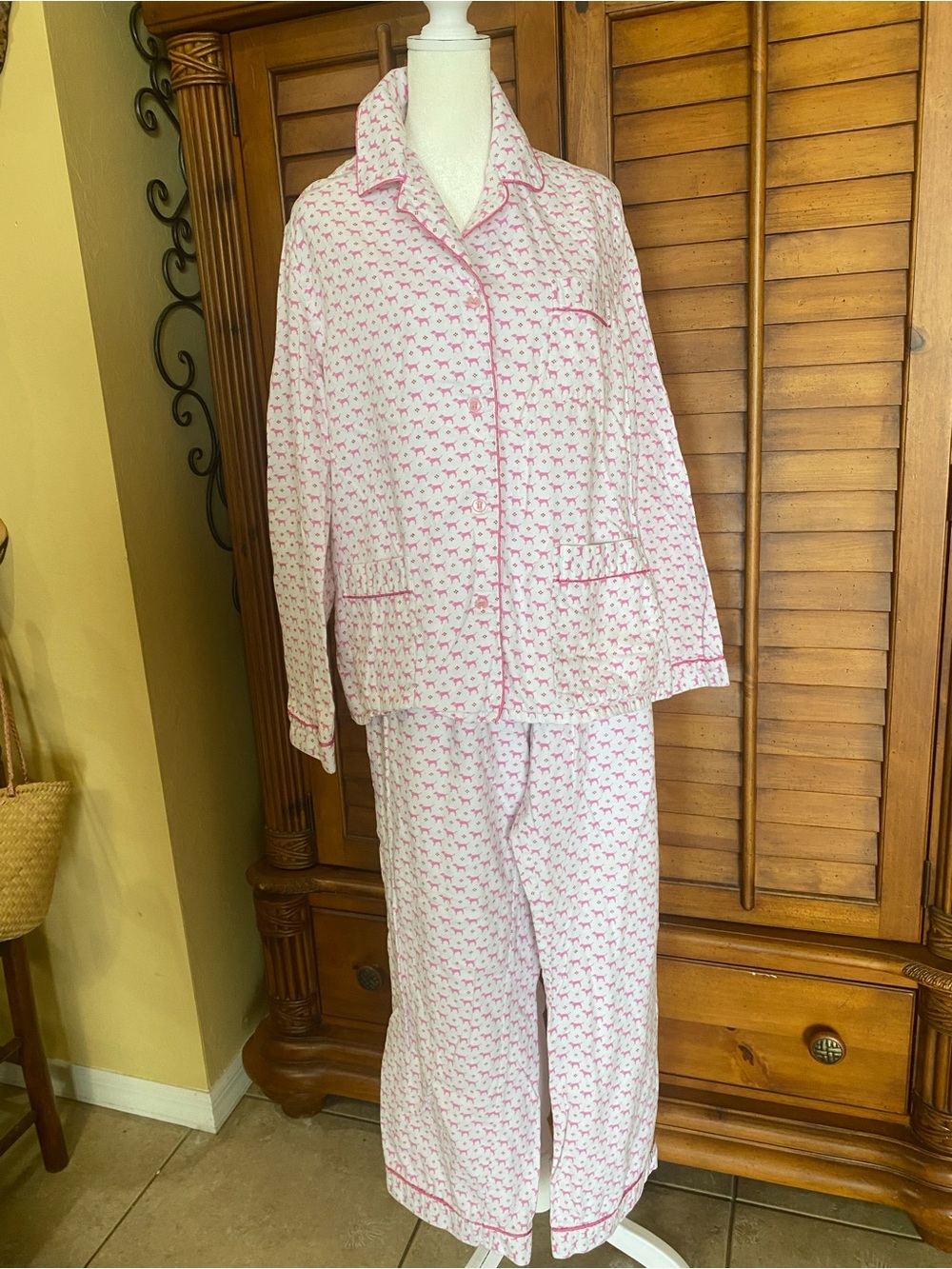 PINK Victoria's Secret Vintage Puppy Dog,Two-Piece Pajama Set Large
